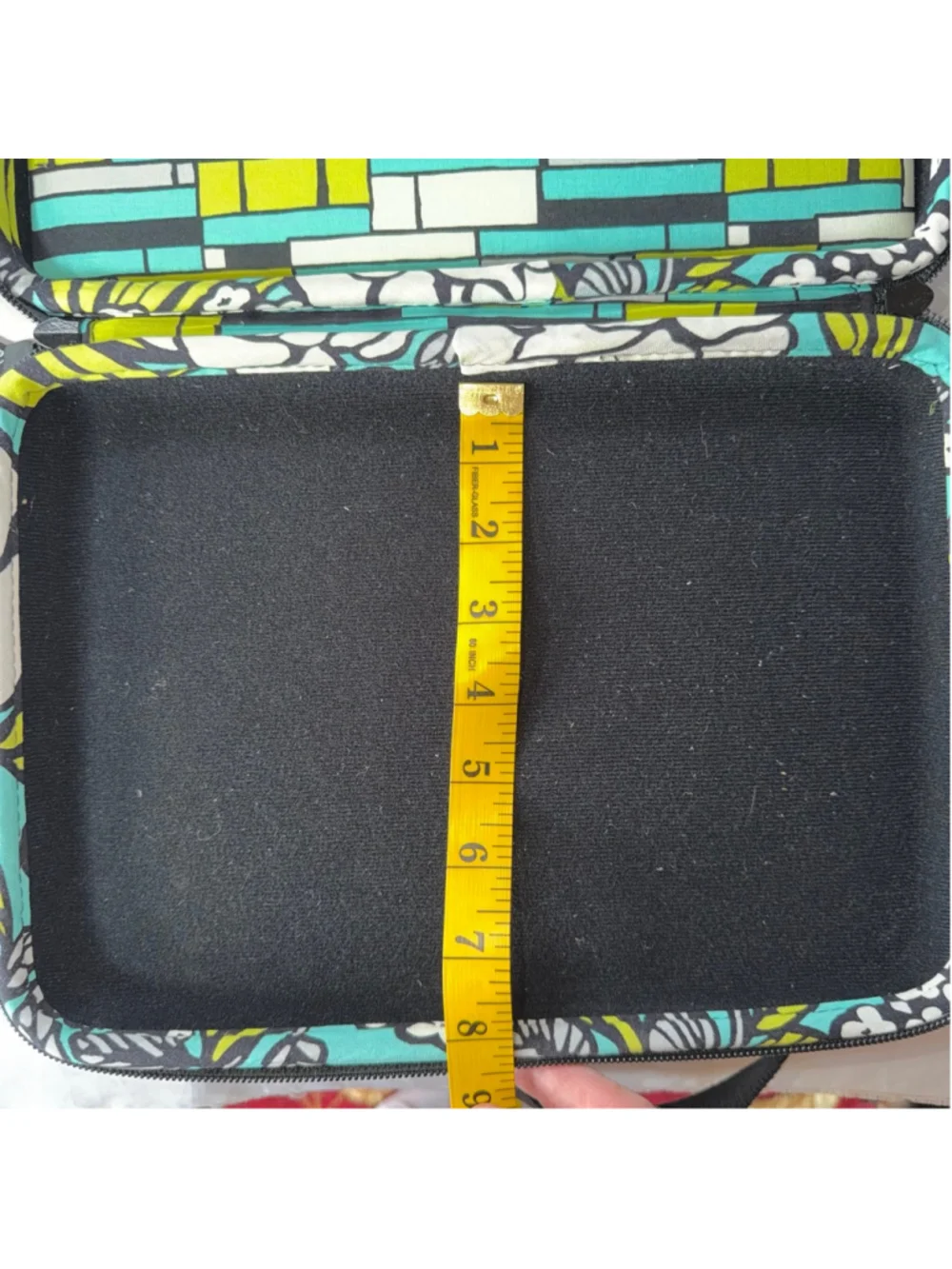 EUC Vera Bradley Hard Zipper Laptop/Tablet Case Retired Island Blooms 12x9x2